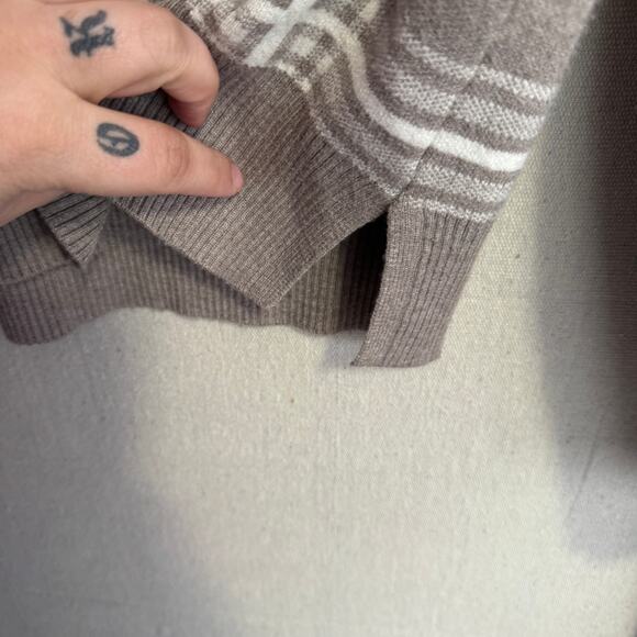 Max Studio Sweater Size S Gray White Plaid Long Sleeve Collared V-Neck Knit Top - Picture 6 of 11